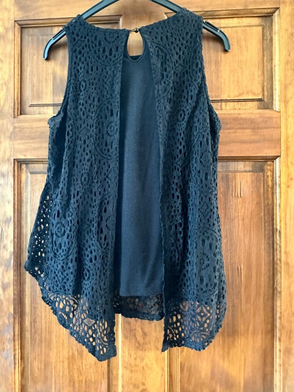 Black Sleeveless Lace Overlay Top w/ Full Lining - Picture 2 of 3